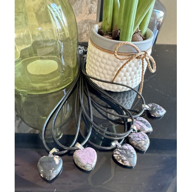 collier coeur rhodonite naturelle et cordon